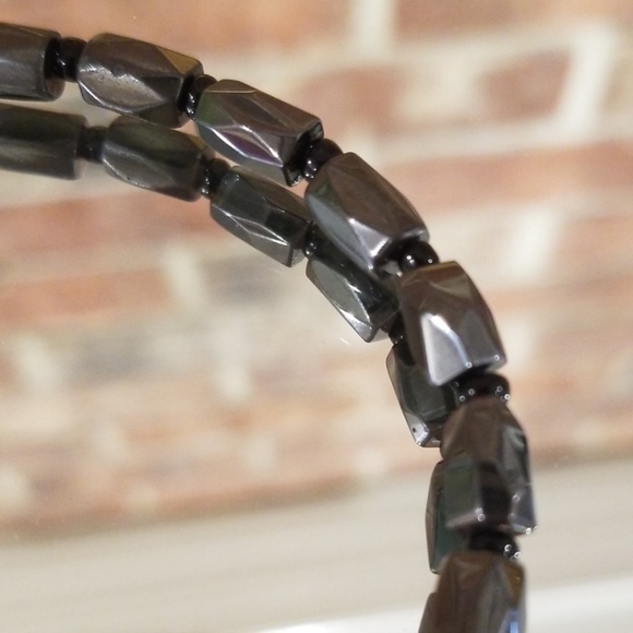 Black Magnetic Hematile Beaded Neklace - Picture 8 of 8